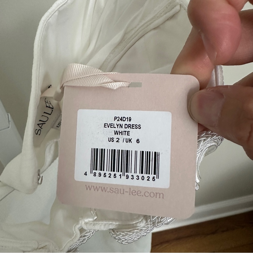 Evelyn Dress in White
SAU LEE brand new with tags size 2 - Picture 7 of 9